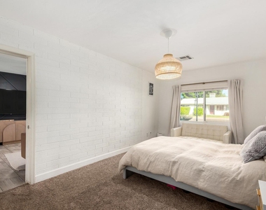 2613 E Pierson Street - Photo Thumbnail 8