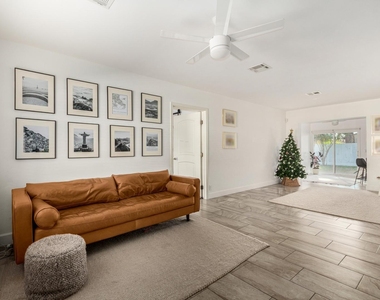 2613 E Pierson Street - Photo Thumbnail 14