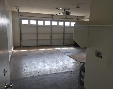 1410 S 107th Lane - Photo Thumbnail 12