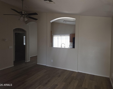 1410 S 107th Lane - Photo Thumbnail 3