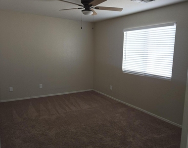1410 S 107th Lane - Photo Thumbnail 8