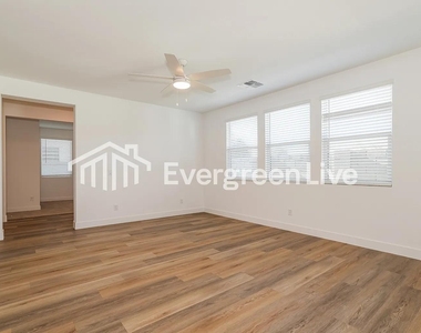 9117 N 181st Avenue - Photo Thumbnail 25
