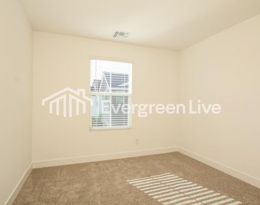 9117 N 181st Avenue - Photo Thumbnail 13