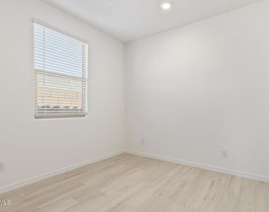21301 W Roanoke Avenue - Photo Thumbnail 28
