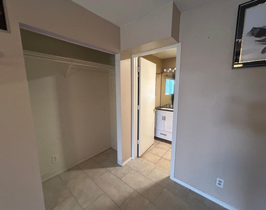 6916 W Georgia Avenue - Photo Thumbnail 16