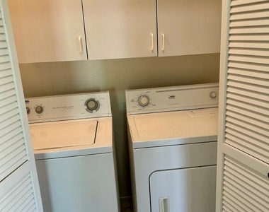 10015 E Mountain View Road - Photo Thumbnail 17