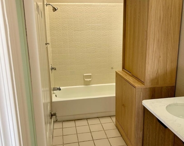10015 E Mountain View Road - Photo Thumbnail 16