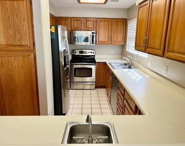 10015 E Mountain View Road - Photo Thumbnail 4