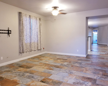 7410 W Darrel Road - Photo Thumbnail 1