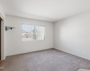 18624 N 93rd - Photo Thumbnail 13
