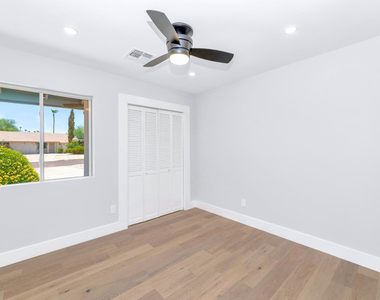 7509 N Via Del Elemental - Photo Thumbnail 11