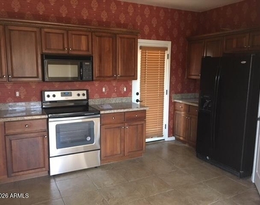 2866 S Brett Street - Photo Thumbnail 4