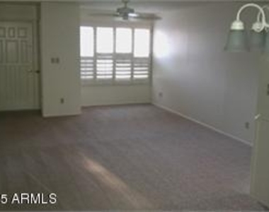 1927 E Hampton Avenue - Photo Thumbnail 1