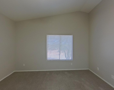 22227 N 29th Drive - Photo Thumbnail 5