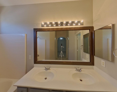22227 N 29th Drive - Photo Thumbnail 3