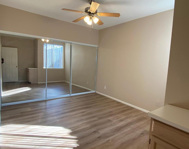 7009 E Acoma Drive - Photo Thumbnail 6