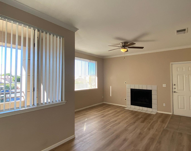 7009 E Acoma Drive - Photo Thumbnail 2