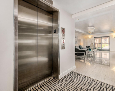 7950 E Camelback Road - Photo Thumbnail 33
