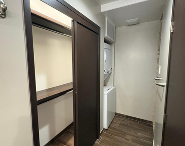 3229 N 54th Lane - Photo Thumbnail 2