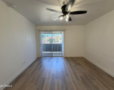 302 E Monte Vista Road - Photo Thumbnail 4