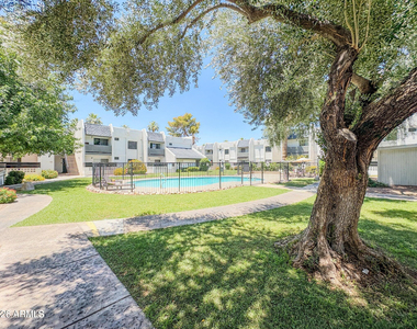 302 E Monte Vista Road - Photo Thumbnail 18