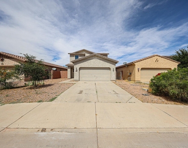 41298 W Parkhill Drive - Photo Thumbnail 1