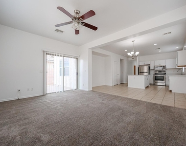 41298 W Parkhill Drive - Photo Thumbnail 32