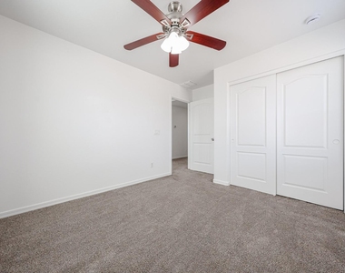 41298 W Parkhill Drive - Photo Thumbnail 18