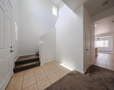 41298 W Parkhill Drive - Photo Thumbnail 3