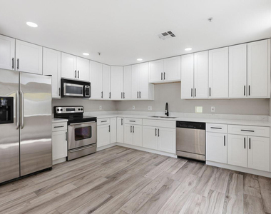 1111 W University Drive - Photo Thumbnail 16