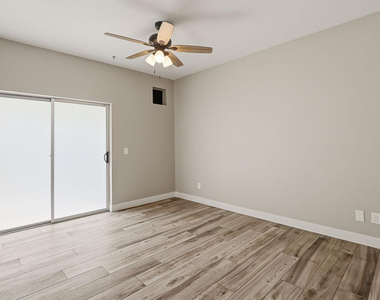 1111 W University Drive - Photo Thumbnail 9