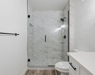1111 W University Drive - Photo Thumbnail 14