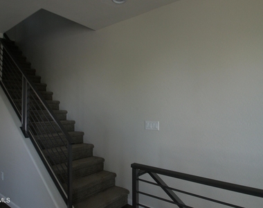 2090 S Dorsey Lane - Photo Thumbnail 23