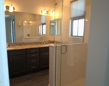 2090 S Dorsey Lane - Photo Thumbnail 32