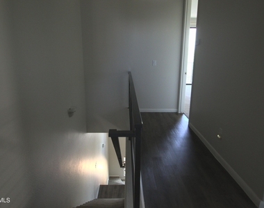 2090 S Dorsey Lane - Photo Thumbnail 29