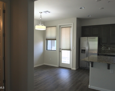 2090 S Dorsey Lane - Photo Thumbnail 16