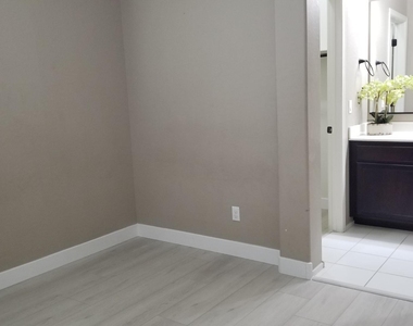 2248 E Ottawa Lane - Photo Thumbnail 63