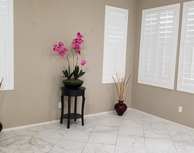 2248 E Ottawa Lane - Photo Thumbnail 9