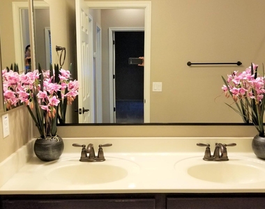 2248 E Ottawa Lane - Photo Thumbnail 17