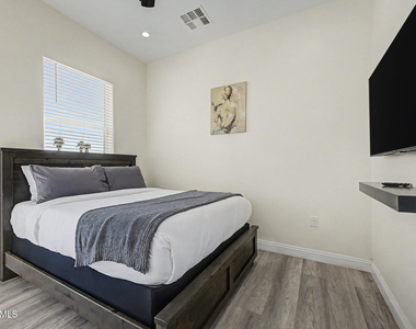 1344 E Polk Street - Photo Thumbnail 17