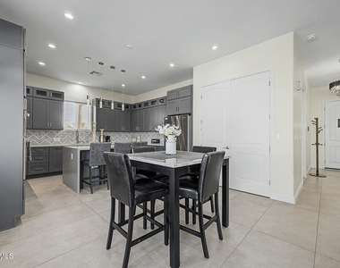1344 E Polk Street - Photo Thumbnail 6