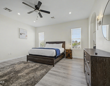 1344 E Polk Street - Photo Thumbnail 11