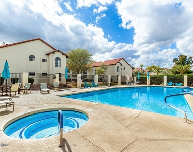 11011 N 92nd Street - Photo Thumbnail 30