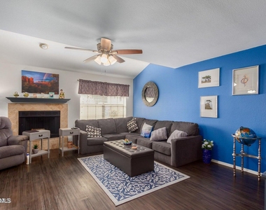 11011 N 92nd Street - Photo Thumbnail 5