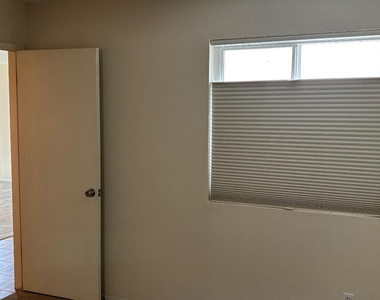 4850 E Desert Cove Avenue - Photo Thumbnail 13