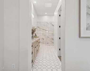 9270 E Thompson Peak Parkway - Photo Thumbnail 16