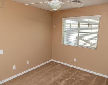 2162 W Scully Drive - Photo Thumbnail 28