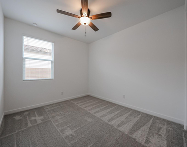 7814 W Hide Trail - Photo Thumbnail 12