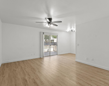 302 E Monte Vista Road - Photo Thumbnail 13