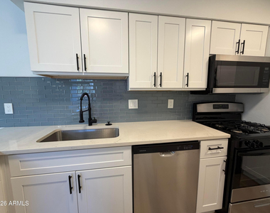 302 E Monte Vista Road - Photo Thumbnail 8